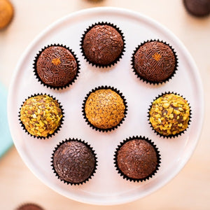 Dark chocolate brigadeiro lovers collection 8 brigadeiros